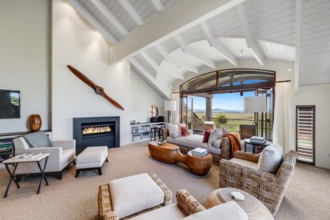 Photo of property in 42 Porterfield Road, Whitford, Howick, 2571