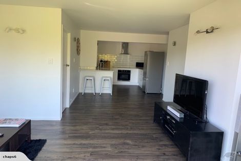 Photo of property in 111 Pupuke Road, Northcote, Auckland, 0627