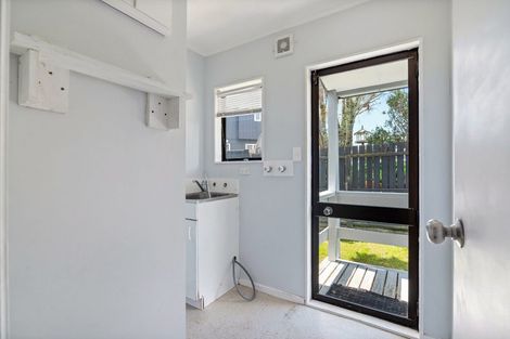 Photo of property in 15a Ngahere Views, Orewa, 0931