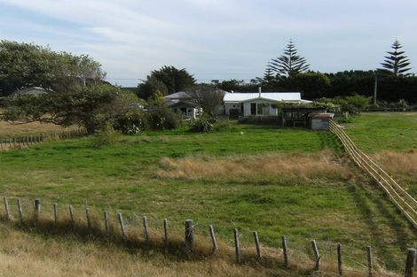 Photo of property in 41 Nuku Street, Tangimoana, 4822