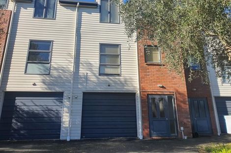 Photo of property in 36 Verdale Circle, Glen Eden, Auckland, 0602