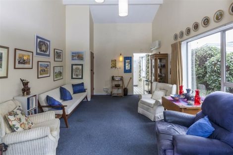 Photo of property in 2/139 Weston Road, St Albans, Christchurch, 8052