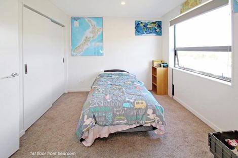 Photo of property in 2 Stone Street, Miramar, Wellington, 6022
