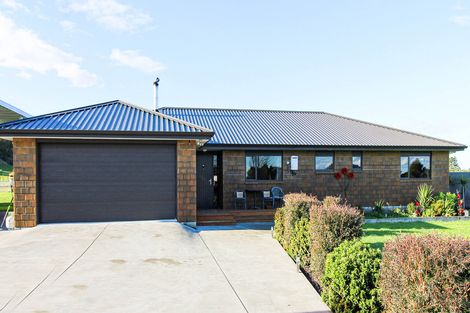 Photo of property in 10 Miles Lane, Carterton, 5713