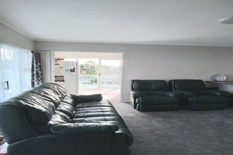 Photo of property in 2/25 Tanoa Place, Glendene, Auckland, 0602