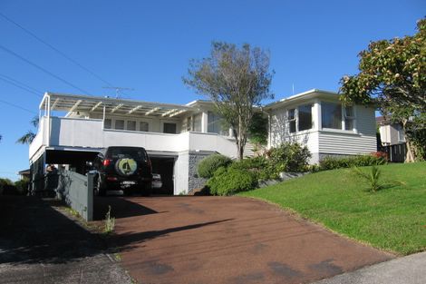 Photo of property in 2/4 Fairlea Road, Te Atatu South, Auckland, 0610