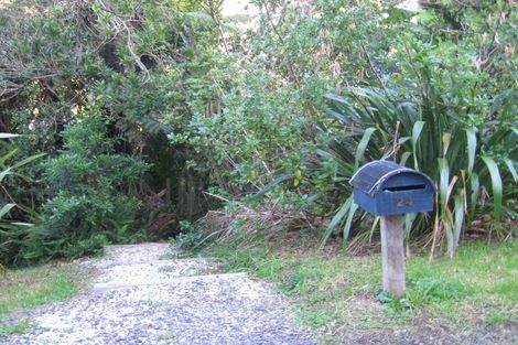 Photo of property in 24 Laingholm Drive, Laingholm, Auckland, 0604