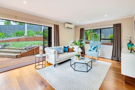 Photo of property in 1/31 Deverell Place, Northcross, Auckland, 0632