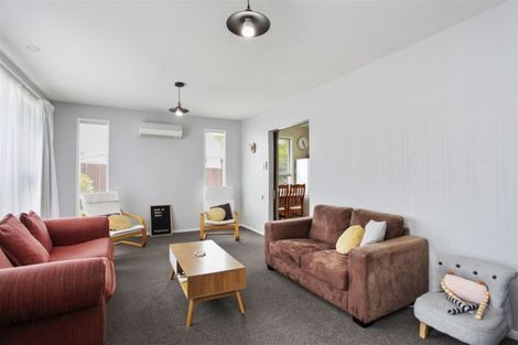 Photo of property in 2/59 Winters Road, Redwood, Christchurch, 8051