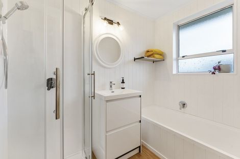 Photo of property in 256b Wellington Road, Wainuiomata, Lower Hutt, 5014