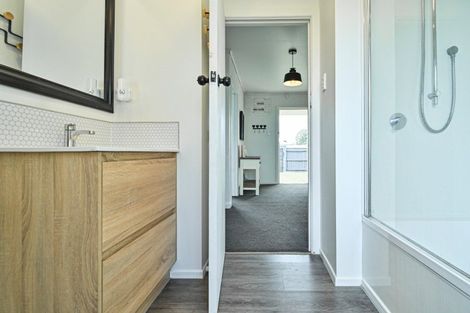 Photo of property in 433 Dalcross Street, Mayfair, Hastings, 4122