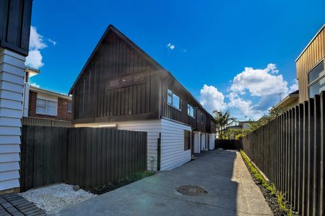 Photo of property in 71b Seaview Road, Castor Bay, Auckland, 0620