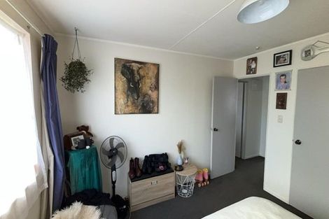 Photo of property in 31 Cumberland Street, Merrilands, New Plymouth, 4312