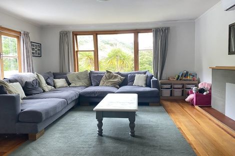 Photo of property in 68 The Drive, Tawa, Wellington, 5028