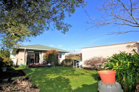 Photo of property in 2/83 Roberta Drive, Somerfield, Christchurch, 8024