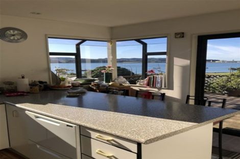 Photo of property in 1/382 Evans Bay Parade, Hataitai, Wellington, 6021