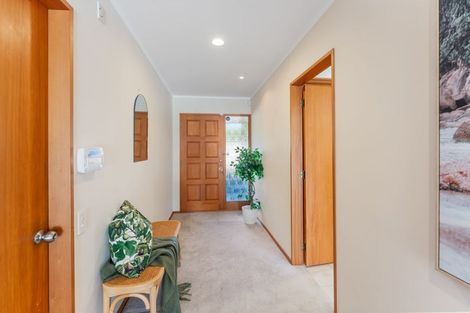 Photo of property in 37 Ngaio Road, Waikanae, 5036