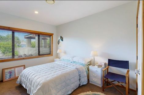 Photo of property in 7 Marewa Place, Waikanae Beach, Waikanae, 5036