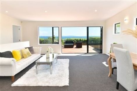 Photo of property in 1376 Whangaparaoa Road, Army Bay, Whangaparaoa, 0930