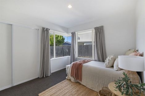 Photo of property in 9 Parkwood Place, Parklands, Christchurch, 8083