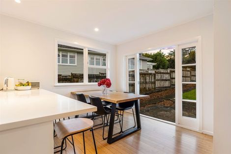 Photo of property in 24 Gill Avenue, Te Atatu Peninsula, Auckland, 0610