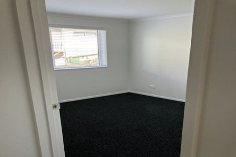 Photo of property in 15 Lysander Crescent, Beach Haven, Auckland, 0626