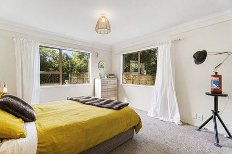 Photo of property in 2 Melandra Road, Stanmore Bay, Whangaparaoa, 0932