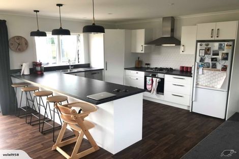 Photo of property in 38 Feist Street, Carterton, 5713