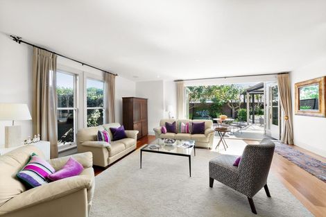 Photo of property in 84 Muritai Road, Eastbourne, Lower Hutt, 5013