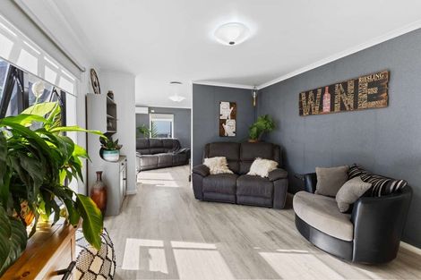 Photo of property in 7 Waterloo Place, Westown, New Plymouth, 4310