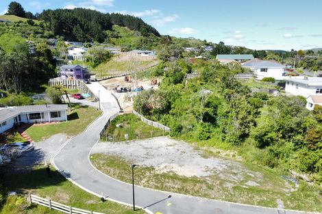 Photo of property in 1 Te Ara Kohuhu, Tawa, Wellington, 5028