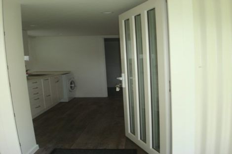 Photo of property in 17 Valron Road, Te Atatu South, Auckland, 0602