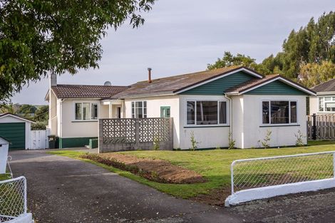 Photo of property in 5 Allan Street, Dannevirke, 4930
