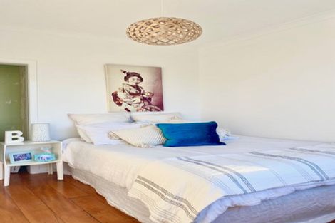 Photo of property in 6 Brown Terrace, Foxton Beach, Foxton, 4815