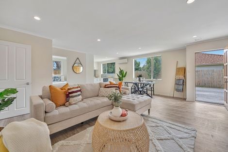 Photo of property in 23 Piriti Place, Weymouth, Auckland, 2103