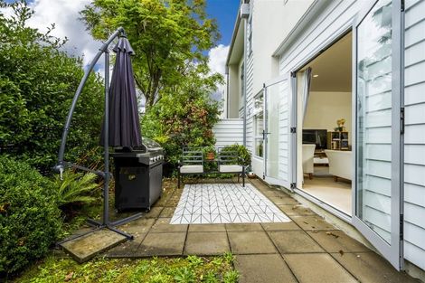 Photo of property in 5/40 Scarlet Oak Drive, Schnapper Rock, Auckland, 0632