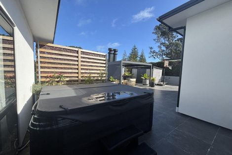 Photo of property in 9 Cooke Farm Grove, Waiwhakaiho, New Plymouth, 4312