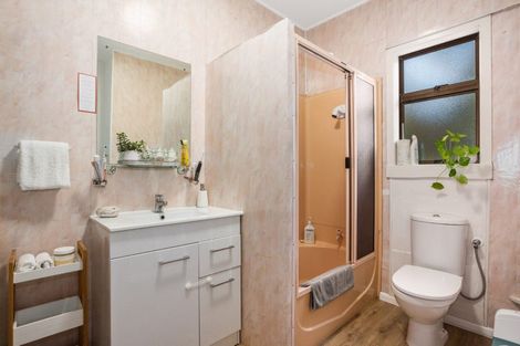 Photo of property in 15 Pukerua Beach Road, Pukerua Bay, 5026