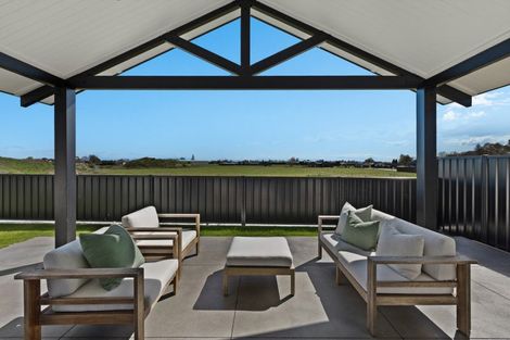 Photo of property in 77 Brookvale Road, Havelock North, 4130