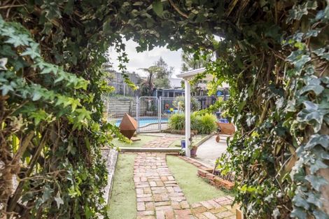 Photo of property in 21 Puriri Road, Waikanae, 5036