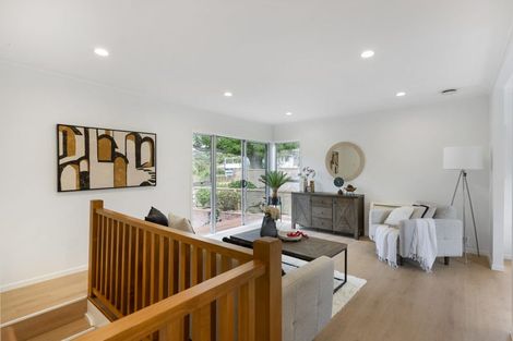 Photo of property in 15 Cunliffe Place, Glenfield, Auckland, 0629