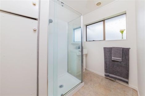 Photo of property in 2/31 Bowater Place, Manurewa, Auckland, 2102