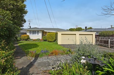 Photo of property in 16 Granville Street, Silverstream, Upper Hutt, 5019