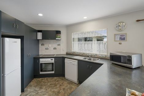 Photo of property in 106 Parnell Heights, Kelvin Grove, Palmerston North, 4414