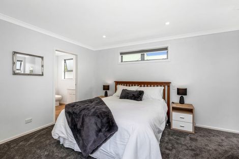 Photo of property in 107 Kenmore Street, Newlands, Wellington, 6037