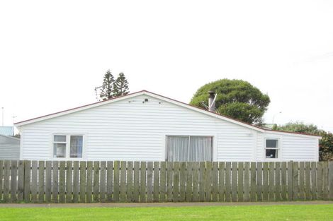 Photo of property in 80 Blake Street, Waitara, 4320