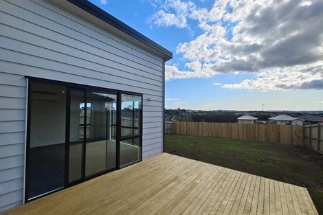 Photo of property in 19 Opouatu Avenue, Glenbrook, Waiuku, 2681