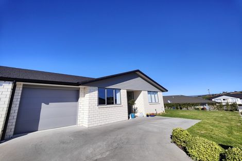Photo of property in Waterview Estate, 44/4 Greystone Place, Omokoroa, 3114