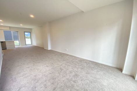 Photo of property in 57d Edmonton Road, Henderson, Auckland, 0612