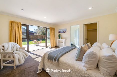 Photo of property in 33 Moana Grove, Waiwhetu, Lower Hutt, 5010